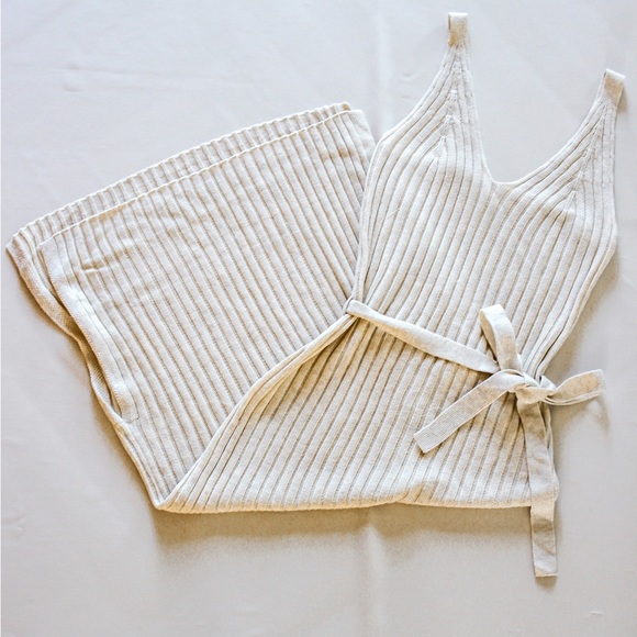 Captured Moments Ribbed Midi Dress - Picture 5 of 5